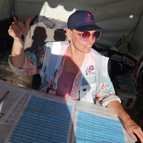 Nadège Heinrich au pôle logitique des pilotes.